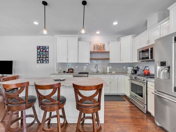 122 Milton St 122, Dedham MA 02026