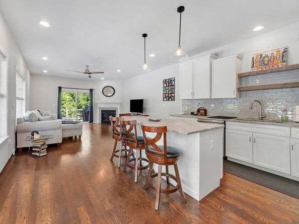 122 Milton St 122, Dedham MA 02026