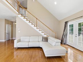 5 Charles View Ln 5, Medway MA 02053