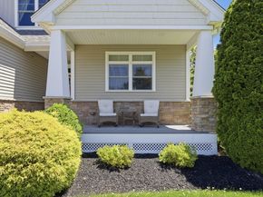 5 Charles View Ln 5, Medway MA 02053