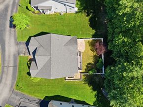 5 Charles View Ln 5, Medway MA 02053