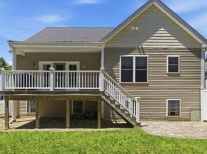 5 Charles View Ln 5, Medway MA 02053