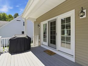 5 Charles View Ln 5, Medway MA 02053