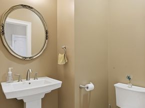 5 Charles View Ln 5, Medway MA 02053