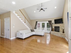 5 Charles View Ln 5, Medway MA 02053