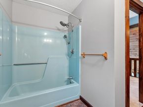 688 Whitney St, Gardner MA 01440