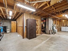 688 Whitney St, Gardner MA 01440