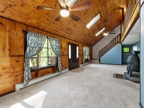 688 Whitney St, Gardner MA 01440