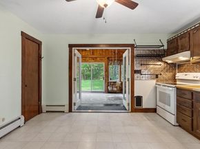 688 Whitney St, Gardner MA 01440