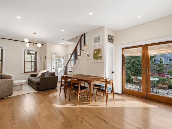 8 Bolton Pl, Boston MA 02129