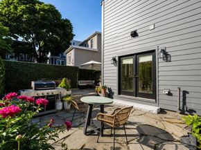 8 Bolton Pl, Boston MA 02129