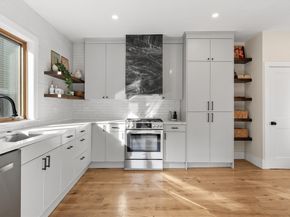 8 Bolton Pl, Boston MA 02129