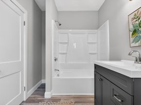 28 Greendale Ave, Worcester MA 01606