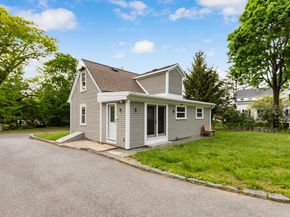 17 Pigeon Hill Street, Rockport MA 01966