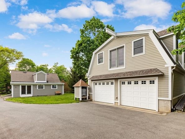 17 Pigeon Hill Street, Rockport MA 01966