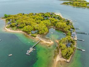 14 Old Colony Ave, Wareham MA 02532