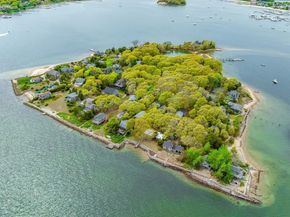 14 Old Colony Ave, Wareham MA 02532