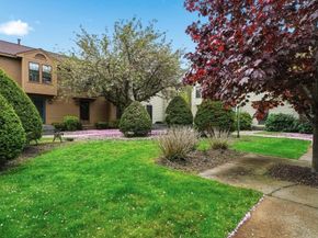 52 Apache Way 52, Tewksbury MA 01876