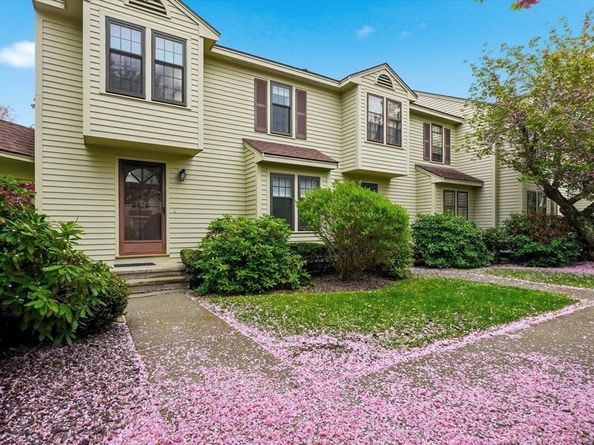 52 Apache Way 52, Tewksbury MA 01876