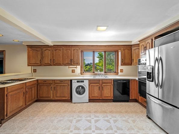64 Amherst Rd, Beverly MA 01915