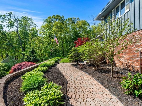 12 Howard Rd, Maynard MA 01754