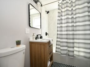 18 Lyon 3, Boston MA 02122