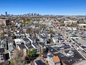18 Lyon 3, Boston MA 02122