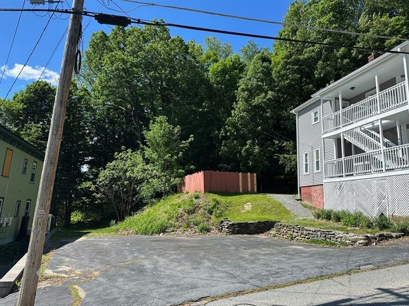 47 Mayland St, Fitchburg MA 01420