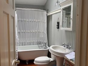 31 Columbus Rd, Woburn MA 01801