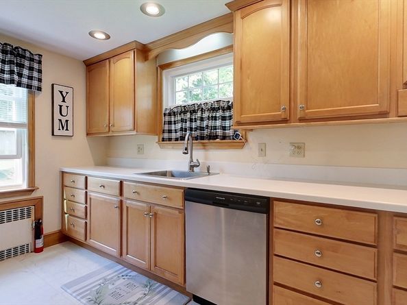 263 Highland St, Holden MA 01520