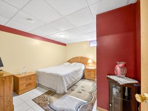 8 Sparrow Ln, Peabody MA 01960