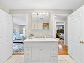 8 Sparrow Ln, Peabody MA 01960