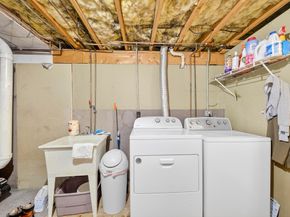 8 Sparrow Ln, Peabody MA 01960