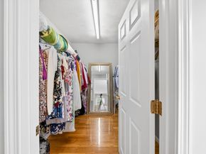 8 Sparrow Ln, Peabody MA 01960