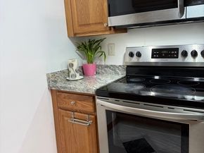 135 Grove St 112, Rockland MA 02370