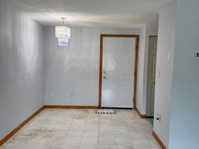 135 Grove St 112, Rockland MA 02370