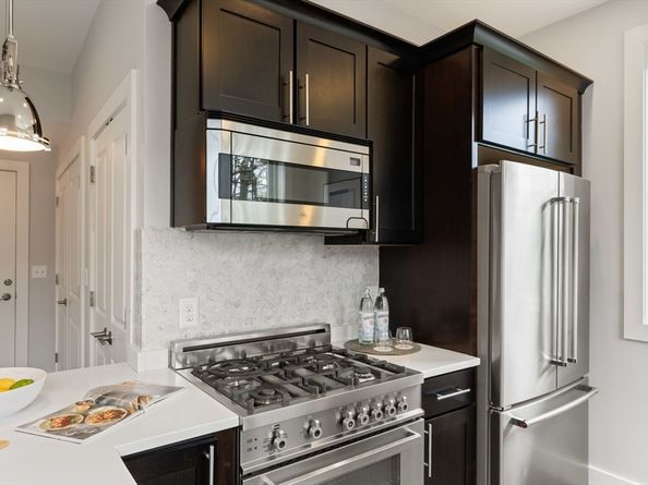 57 Pitman St 2A, Somerville MA 02143