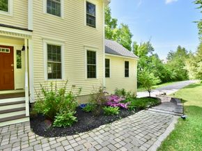 5 Eleanor La, Charlton MA 01507