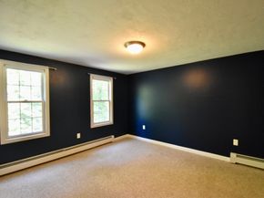 5 Eleanor La, Charlton MA 01507