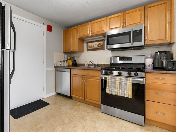 70 Mudge St 17, Lynn MA 01902