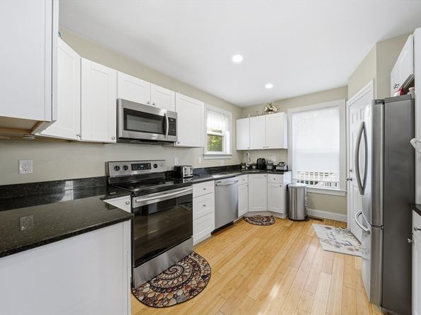 16 Crescent St, Lynn MA 01902
