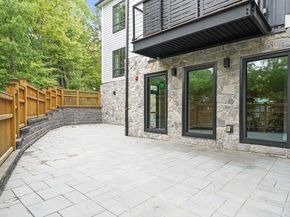 148 Weston Rd 304, Wellesley MA 02482