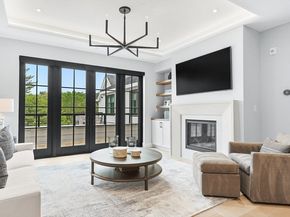 148 Weston Rd 304, Wellesley MA 02482