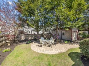 18 Glendale Ave, Melrose MA 02176