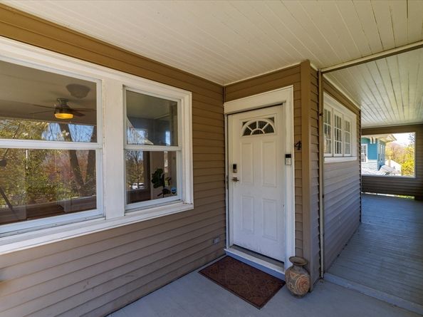 4 Chamberlain Pkwy, Worcester MA 01602