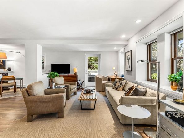 101 Summit E, Brookline MA 02446