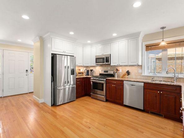 18 Hovey Street 18, Newton MA 02458