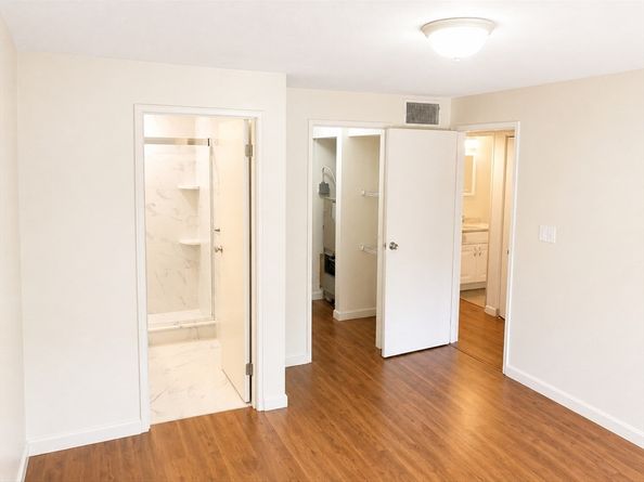 8 Post Oak Ln 20, Natick MA 01760