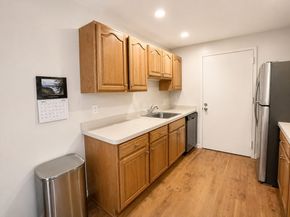 8 Post Oak Ln 20, Natick MA 01760