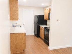 8 Post Oak Ln 20, Natick MA 01760